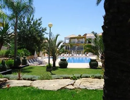 Nice And Quiet T1 In A Tavira Condominium *